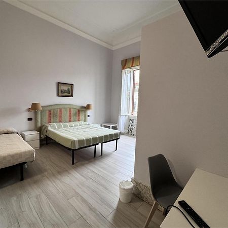 Hotel Ely Viareggio Esterno foto