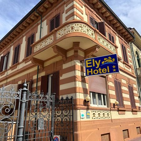 Hotel Ely Viareggio Esterno foto