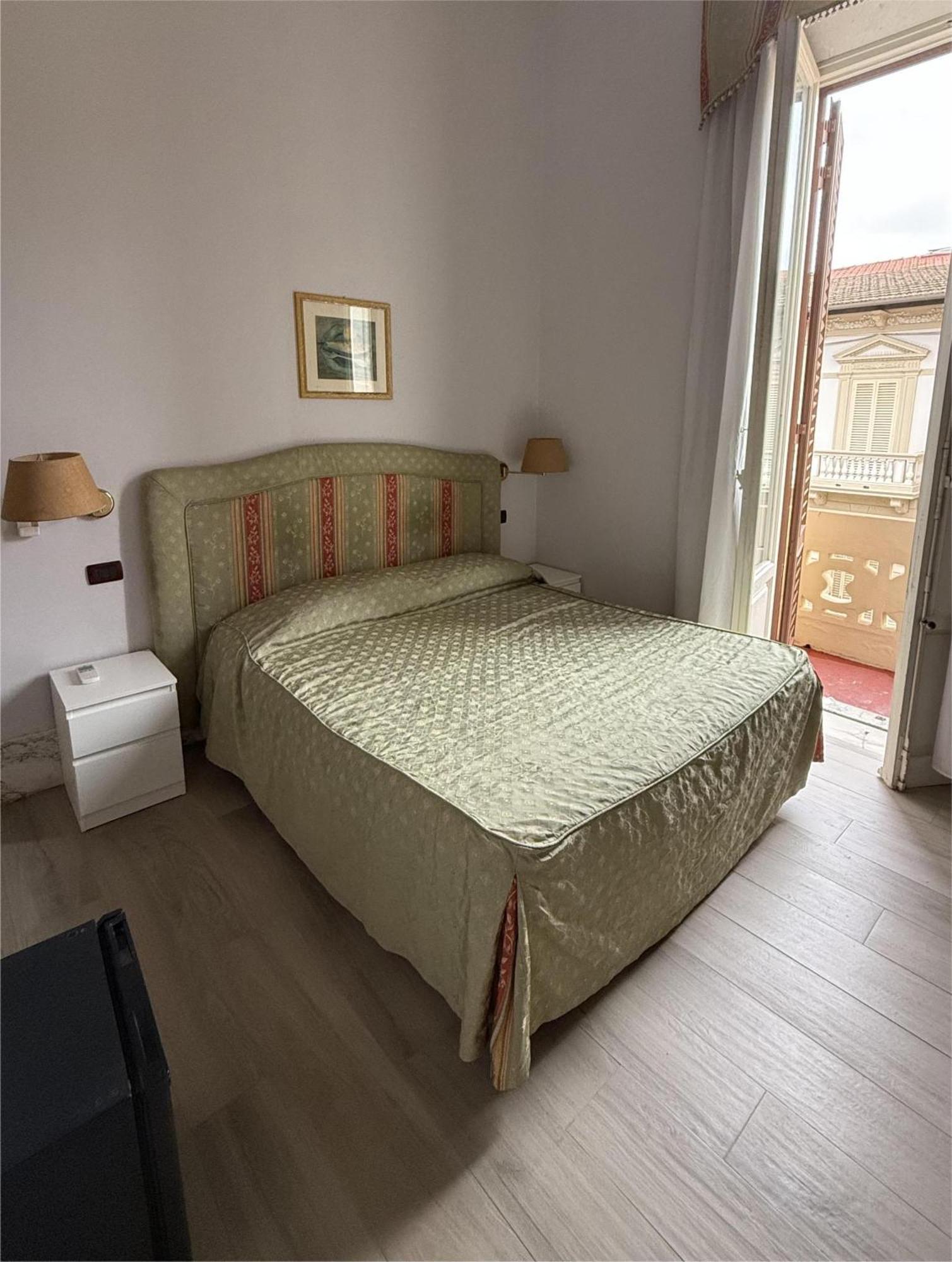 Hotel Ely Viareggio Esterno foto