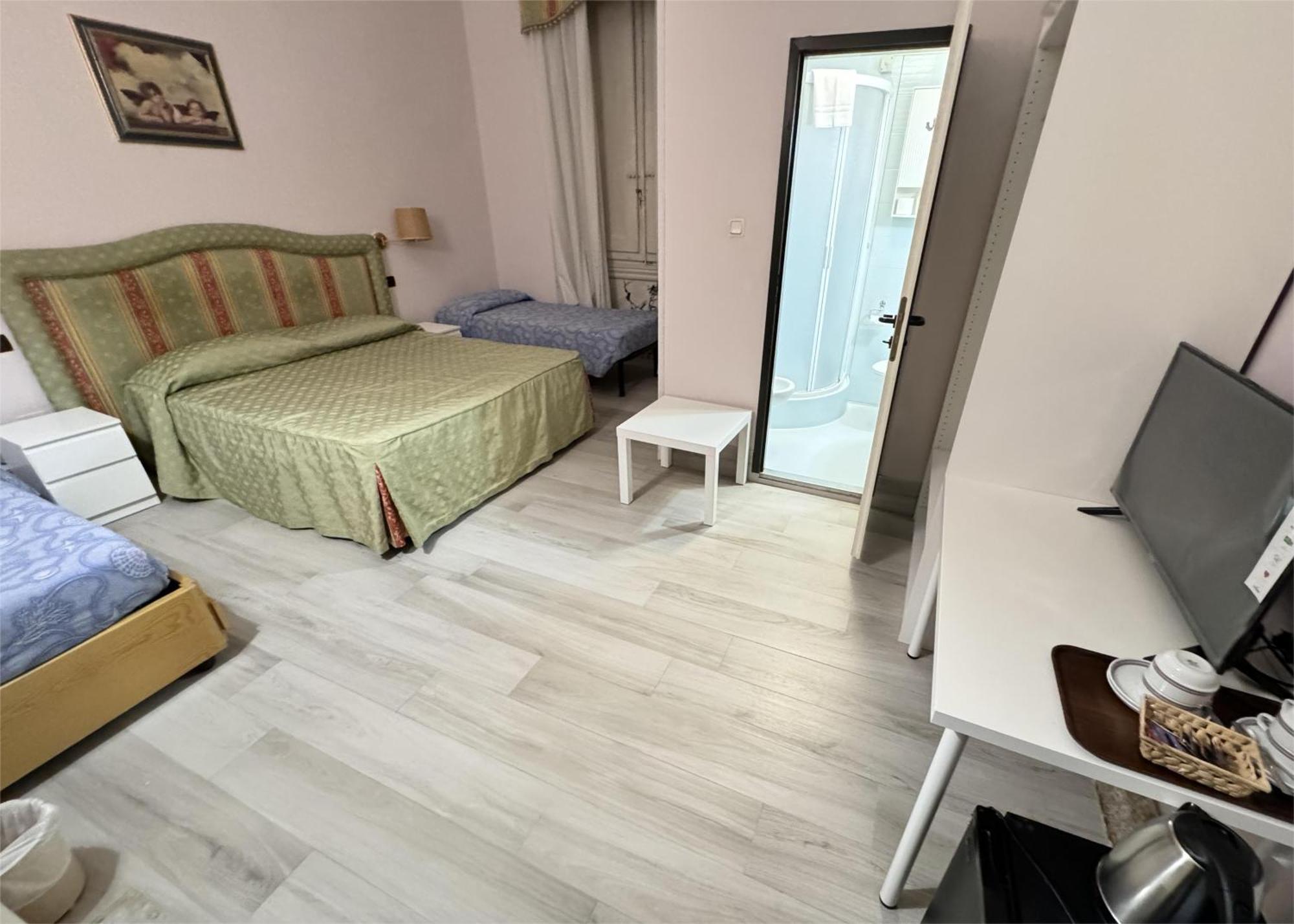 Hotel Ely Viareggio Esterno foto