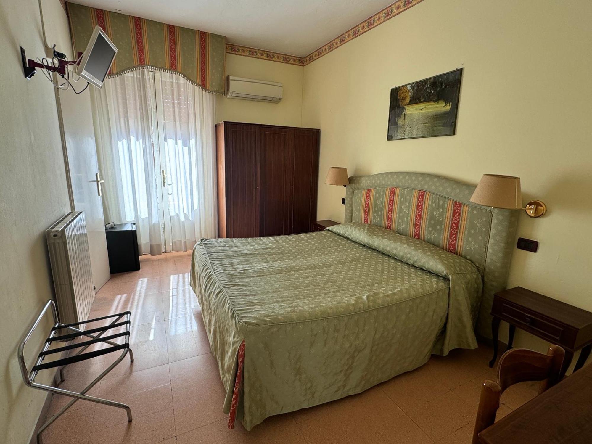 Hotel Ely Viareggio Esterno foto