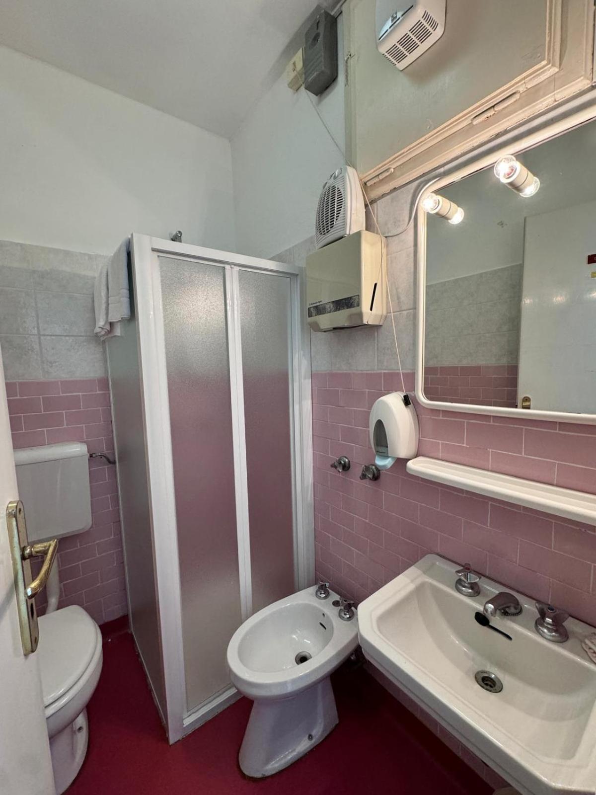 Hotel Ely Viareggio Esterno foto
